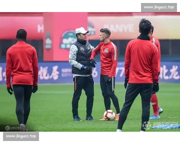 中超恒大vs巅峰对决新赛季走势与关键看点解析全面前瞻深度解读 中超恒大vs巅峰对决新赛季走势与关键看点解析全面前瞻深度解读